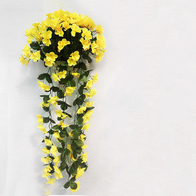 Bellissime orchidee pendenti, fiori di seta