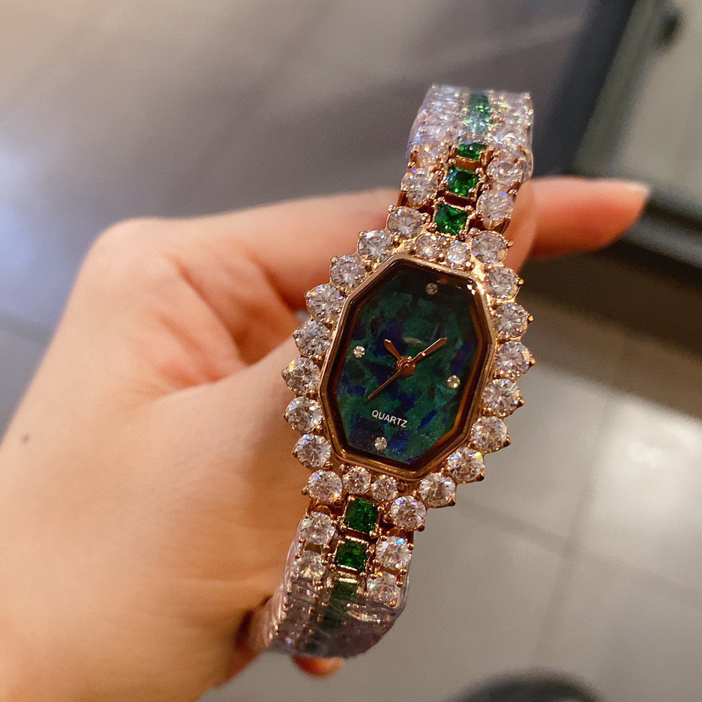 Orologio da donna con quadrante a botte di vino, completamente in diamanti, verde