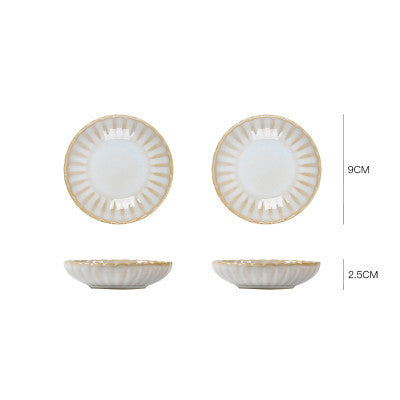 Stoviglie in porcellana in stile rosso giapponese