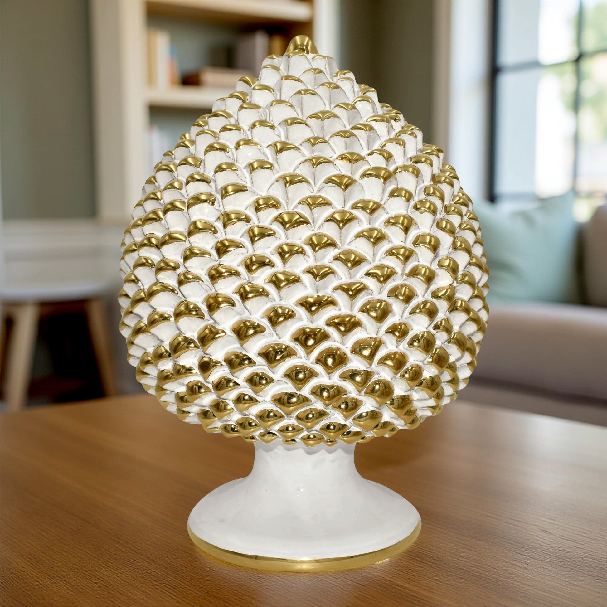 Pigna artigianale di Caltagirone con oro zecchino modellata a mano altezza 30 oro bianco