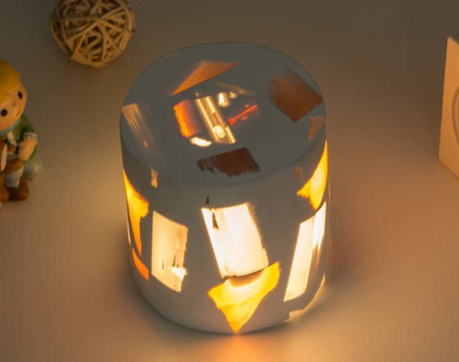 Piccola luce notturna in gesso e minerale di zucchero, ragazza dei sogni a forma di cuore