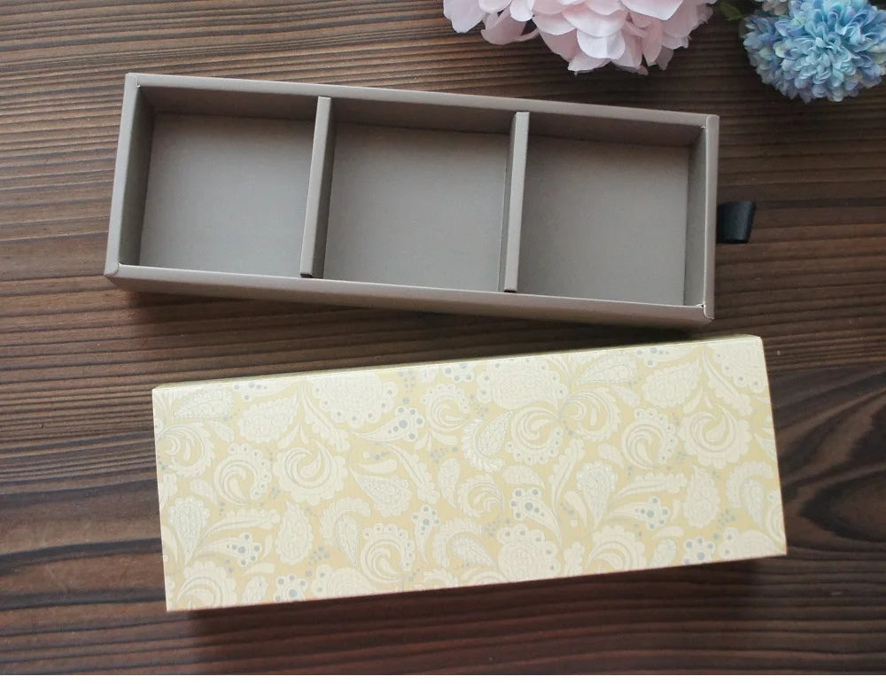 Elegante confezione regalo con motivo floreale blu e giallo, 3 misure, 10 pezzi