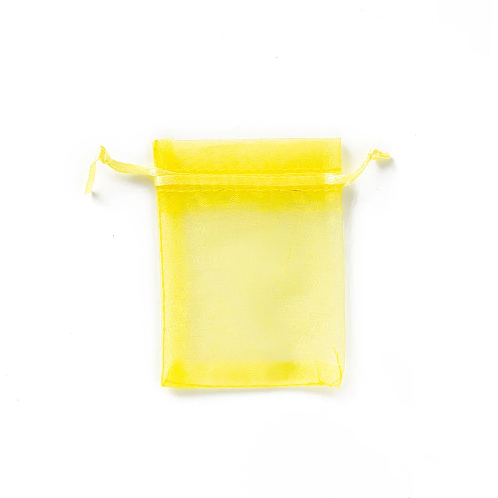 Sacchetti regalo con coulisse color oro e colorati per eventi.