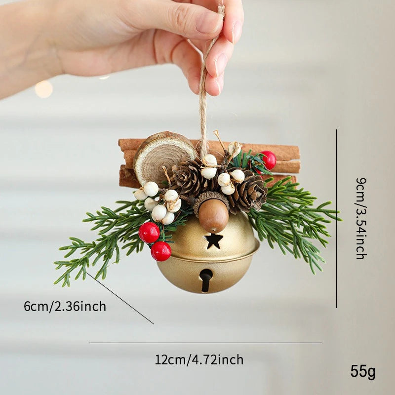 Campanelli di Natale, corna, fiocchi, pigne, albero di Natale.