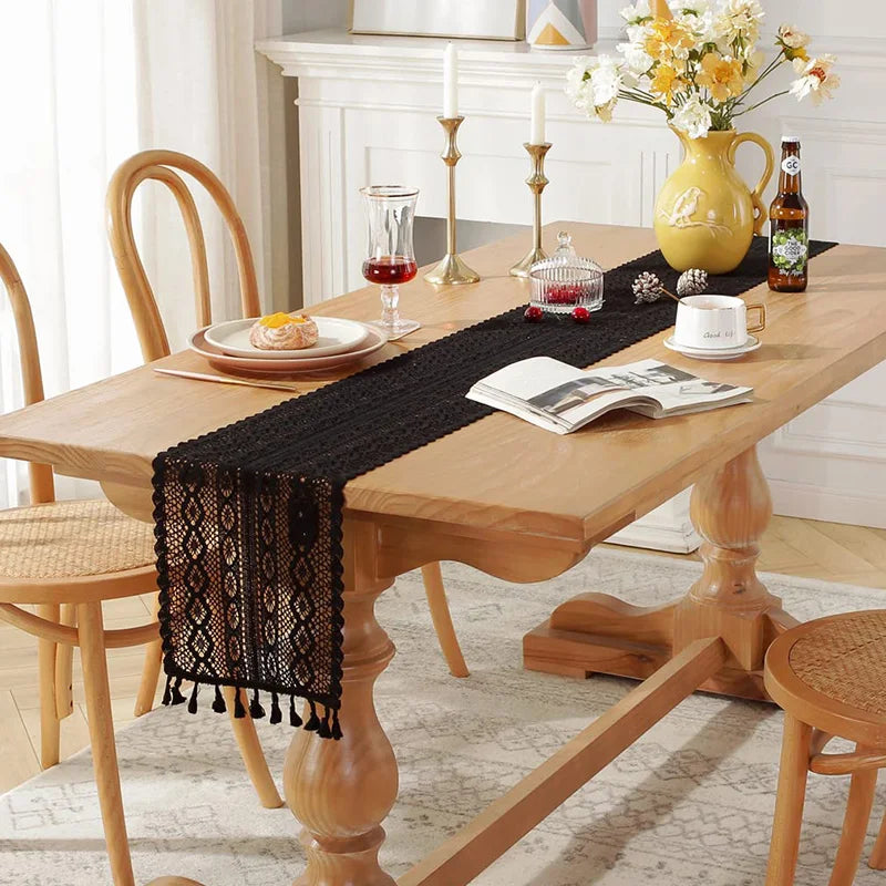 Runner da tavolo in pizzo all'uncinetto, tessuto misto cotone con nappa.