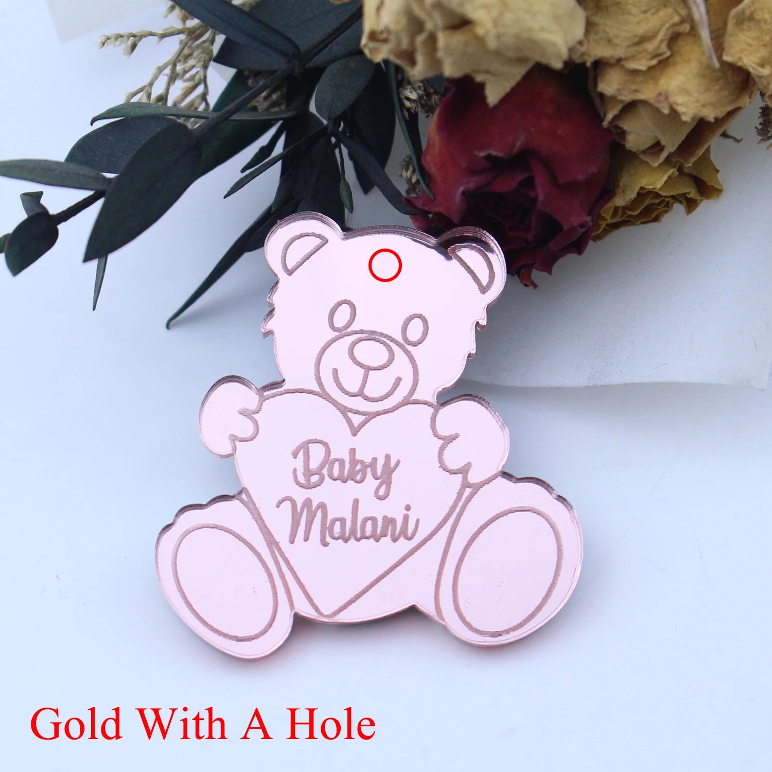 Personalisierte, gravierte Teddybär-Anhänger in Gold.