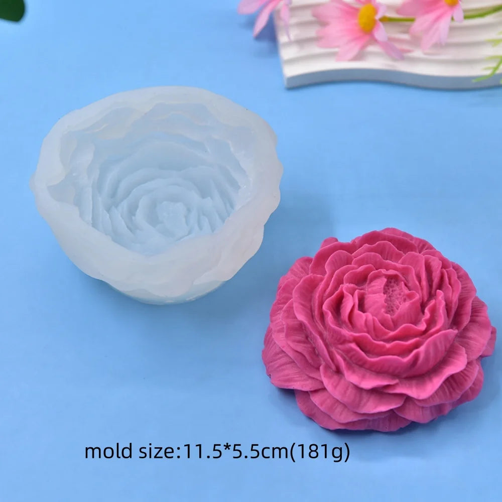Stampo in silicone per candela a forma di peonia. Dimensioni: 9,6*4,5 cm.