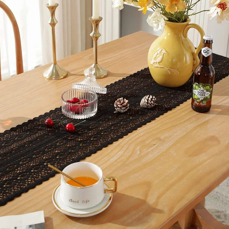 Runner da tavolo in pizzo all'uncinetto, tessuto misto cotone con nappa.