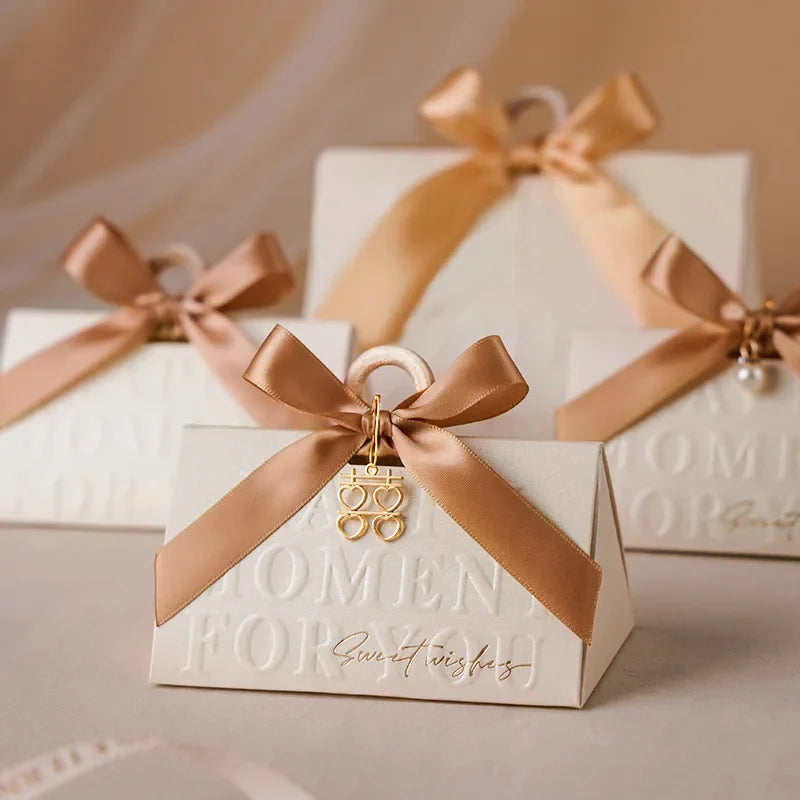 Dreieckige, weinrote Süßigkeitenbox für Hochzeiten, tragbare Geschenkbox, 5 Stück
