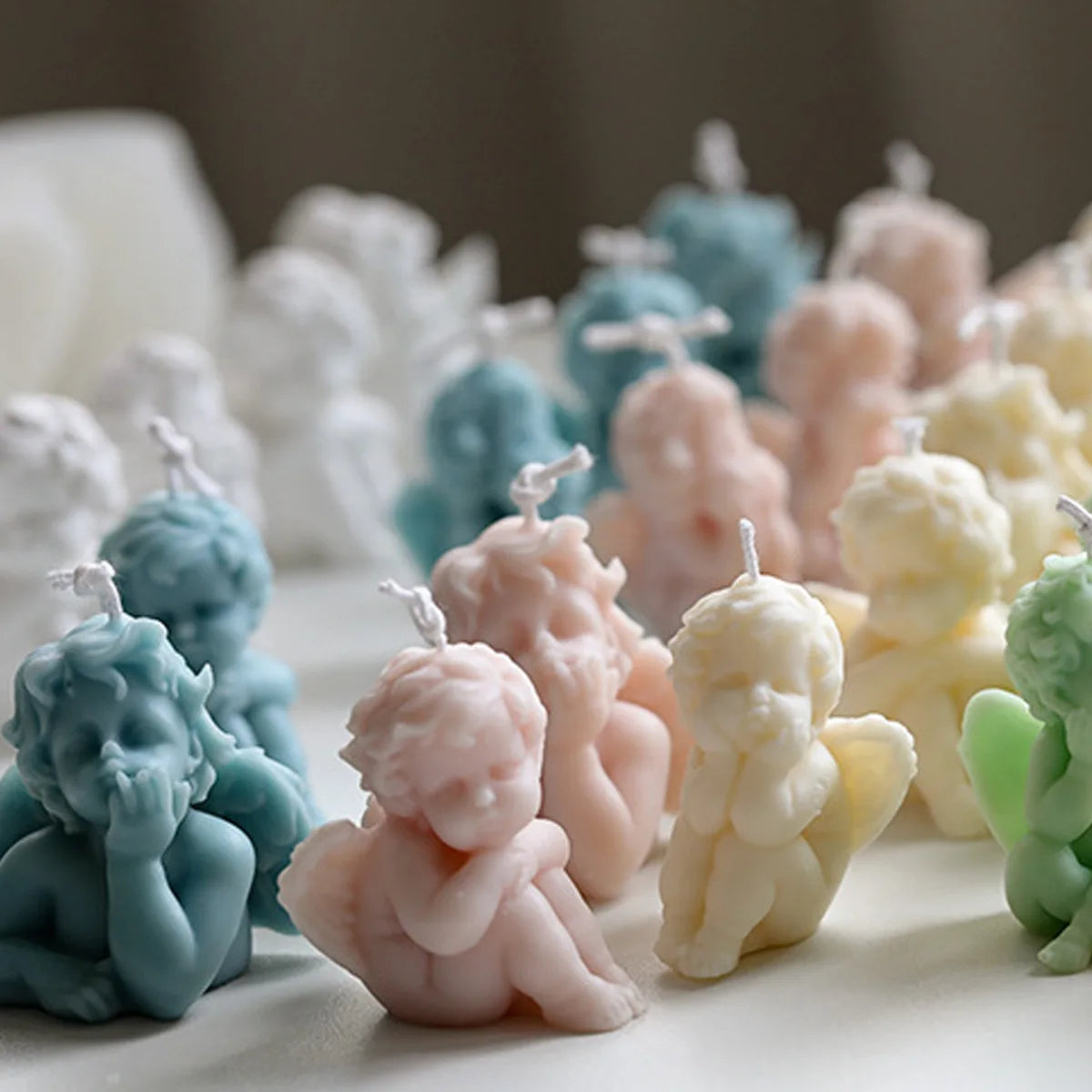 Stampo in silicone a forma di angelo per realizzare candele per aromaterapia in gesso.