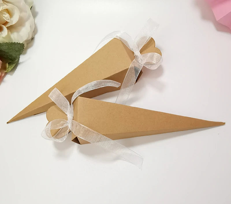 Bomboniera per matrimonio con scatola di caramelle/riso a forma di cono