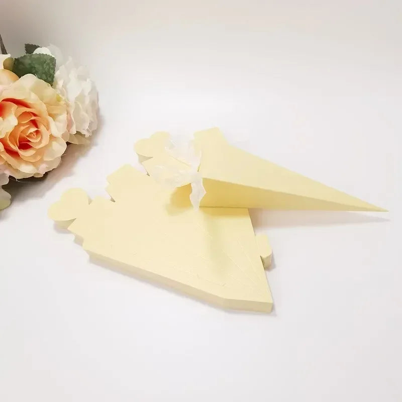 Bomboniera per matrimonio con scatola di caramelle/riso a forma di cono