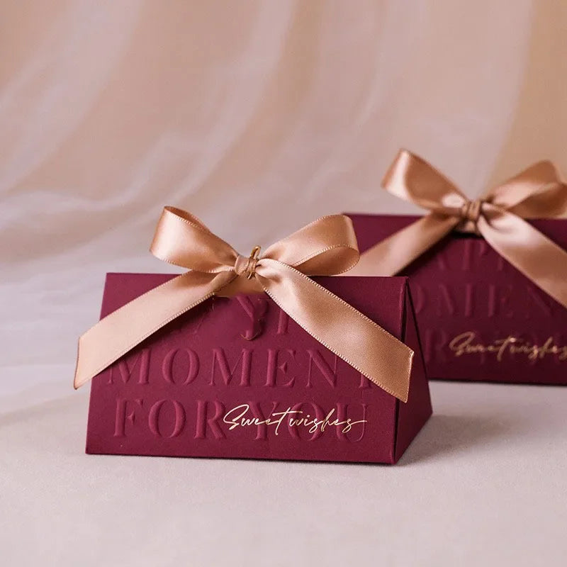 Dreieckige, weinrote Süßigkeitenbox für Hochzeiten, tragbare Geschenkbox, 5 Stück