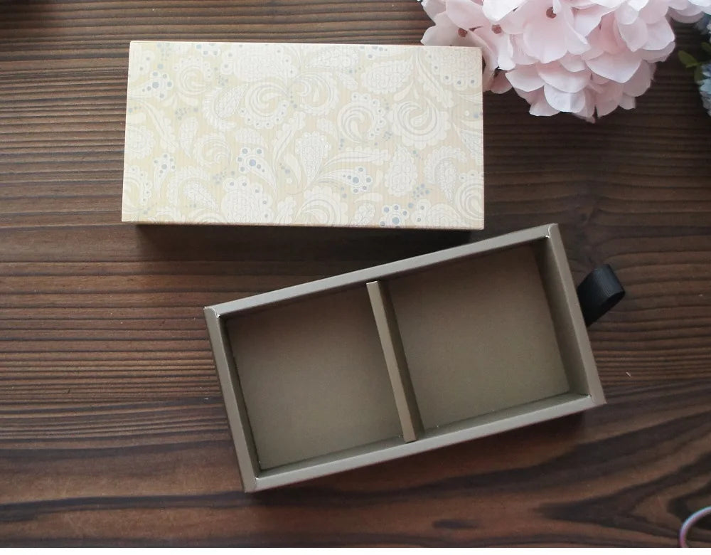 Elegante confezione regalo con motivo floreale blu e giallo, 3 misure, 10 pezzi