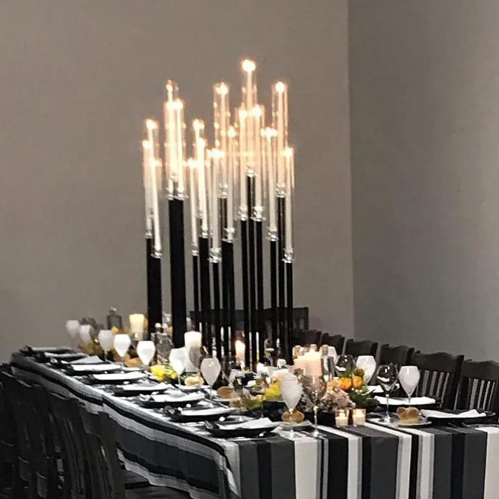 Centrotavola per matrimonio con candelabri a 9 teste, neri.