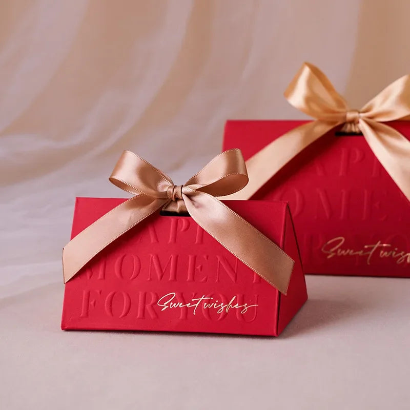 Dreieckige, weinrote Süßigkeitenbox für Hochzeiten, tragbare Geschenkbox, 5 Stück