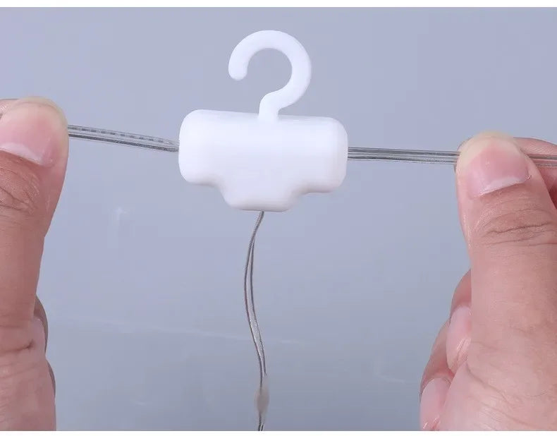 Tenda con luci natalizie e stelle di Babbo Natale.