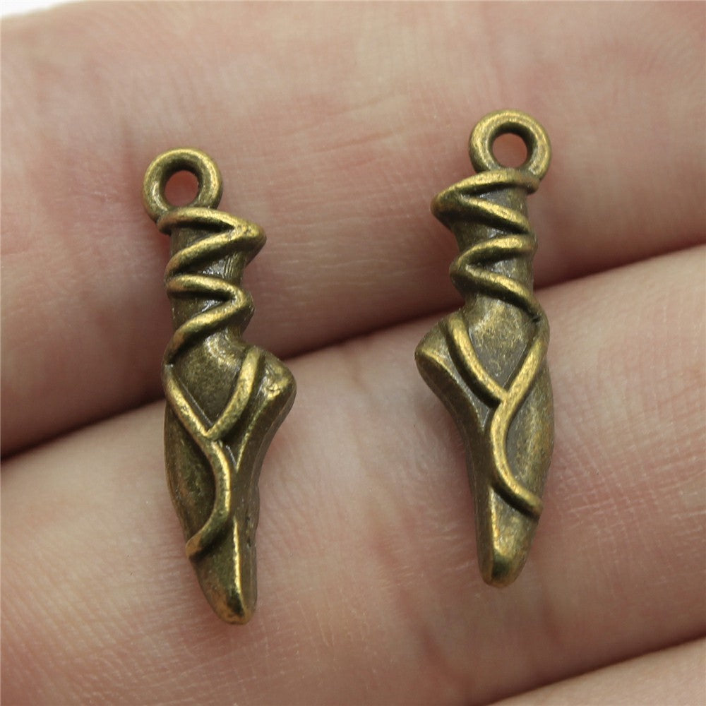 Ciondoli multicolore a forma di scarpe da ballerina, 23x6x4 mm, 1,4 g