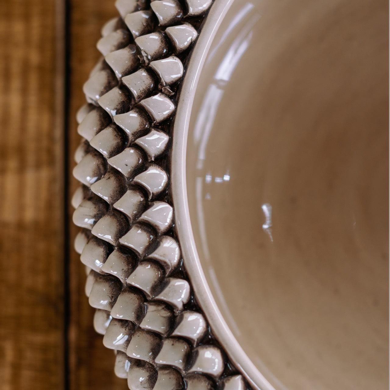 Alzata a Pigna d. 25/33 cm Madreperla Antichizzato in ceramica di Caltagirone