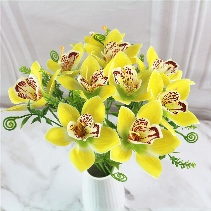 Fiori di orchidea di seta decorativi fatti a mano