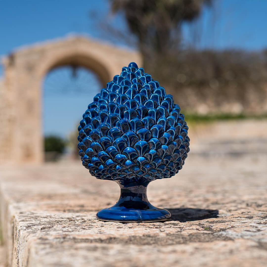Pigna artigianale di Caltagirone modellata a mano altezza 15/40 cm in blu intenso