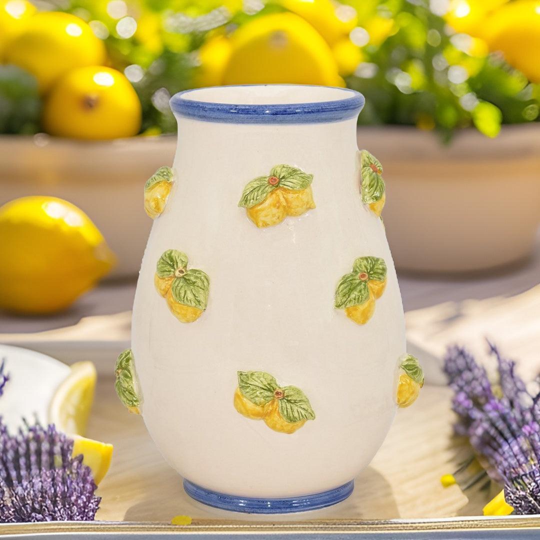 Vaso con limoni h 25 bianco e limone in ceramica di Caltagirone